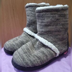 Muk Luks Women's Knit Slippers - Brown and Cream